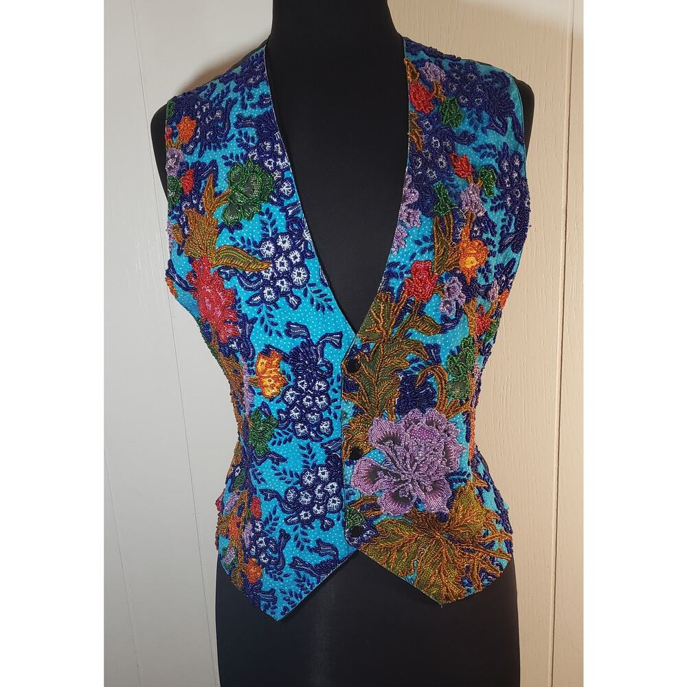 Victory size medium multicolored vest